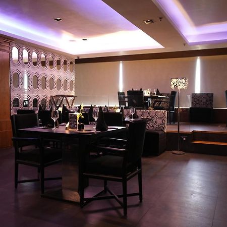 Hotel Hardeo Нагпур Екстериор снимка