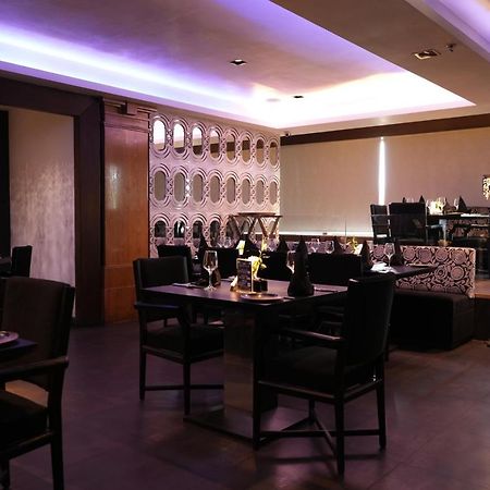 Hotel Hardeo Нагпур Екстериор снимка