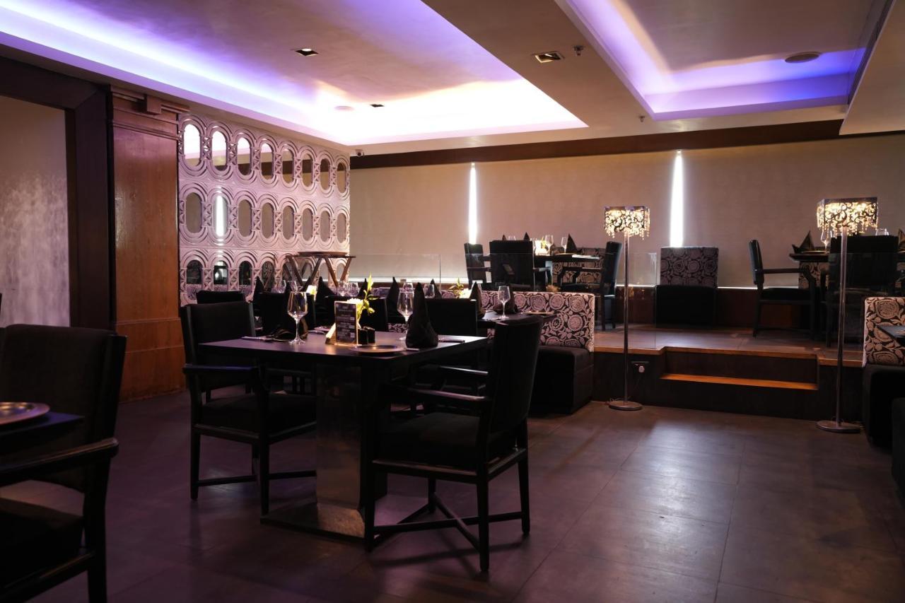 Hotel Hardeo Нагпур Екстериор снимка