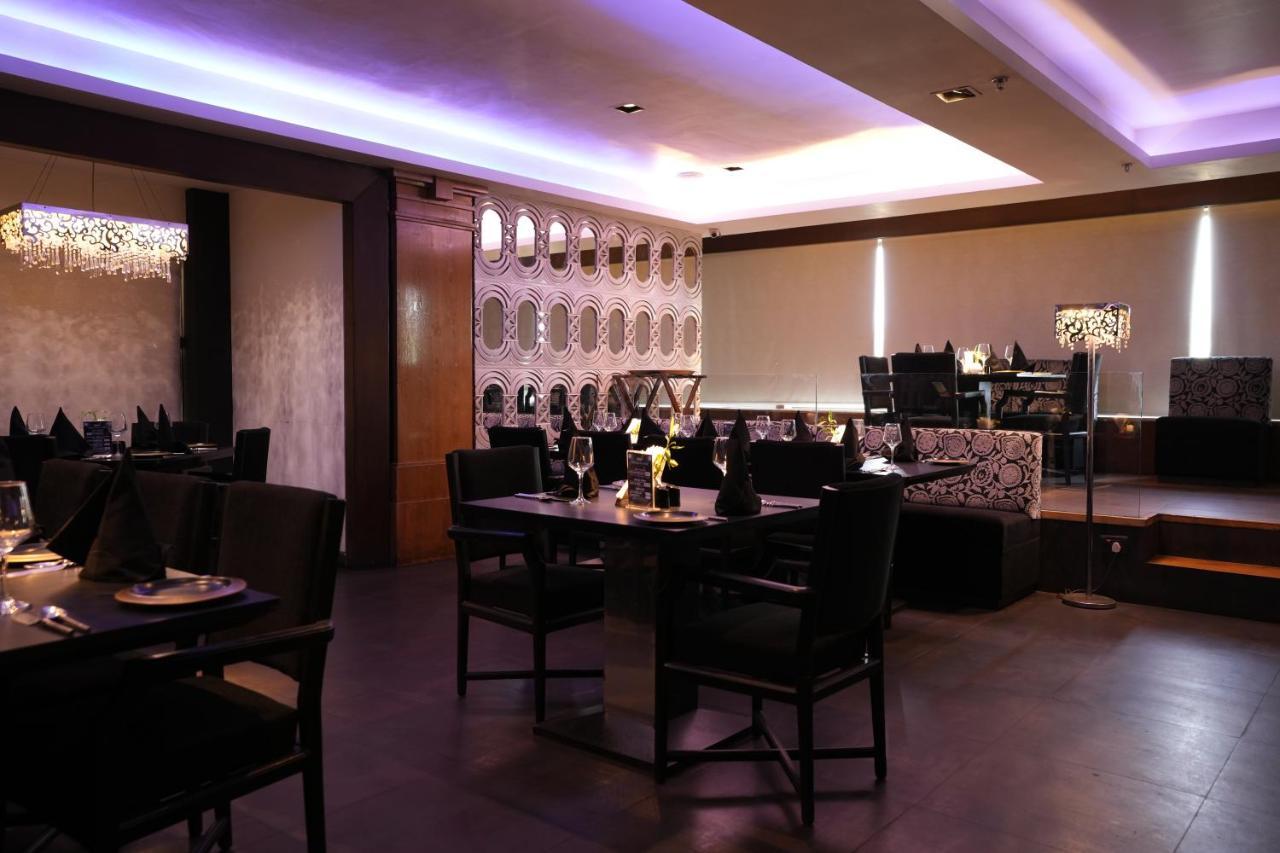 Hotel Hardeo Нагпур Екстериор снимка