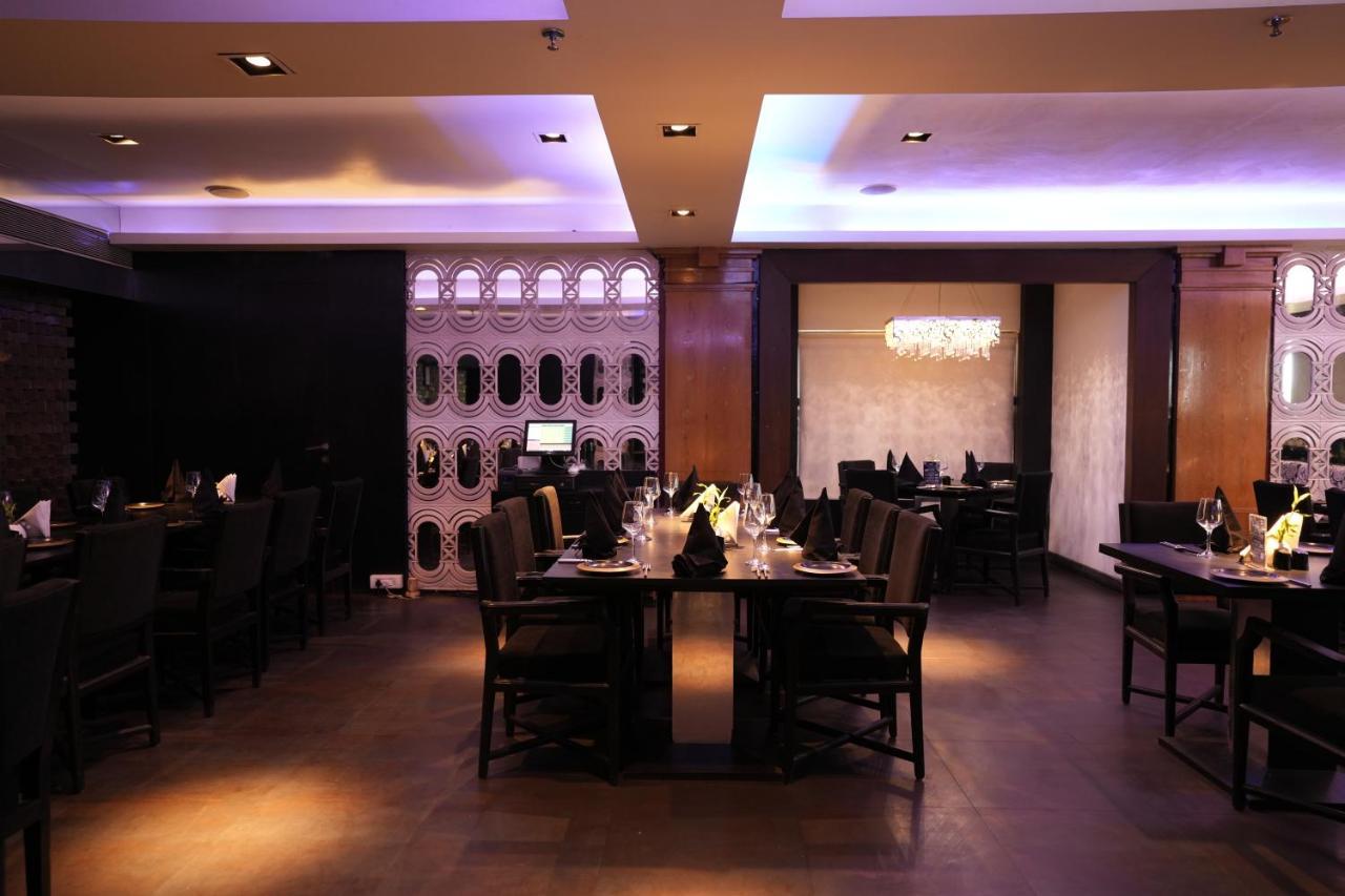 Hotel Hardeo Нагпур Екстериор снимка
