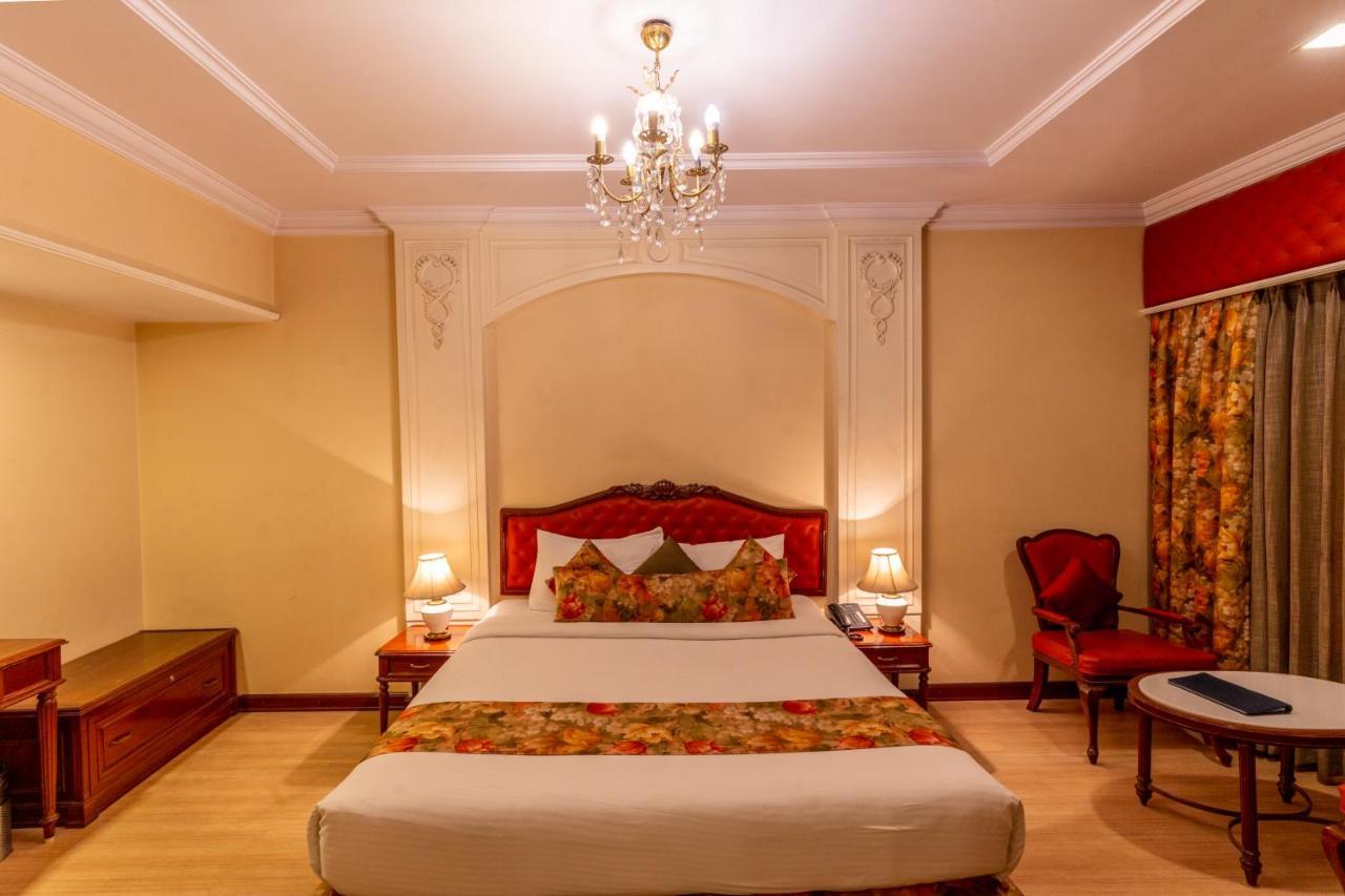 Hotel Hardeo Нагпур Екстериор снимка