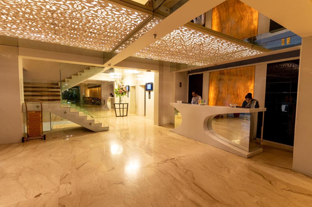 Hotel Hardeo Нагпур Екстериор снимка