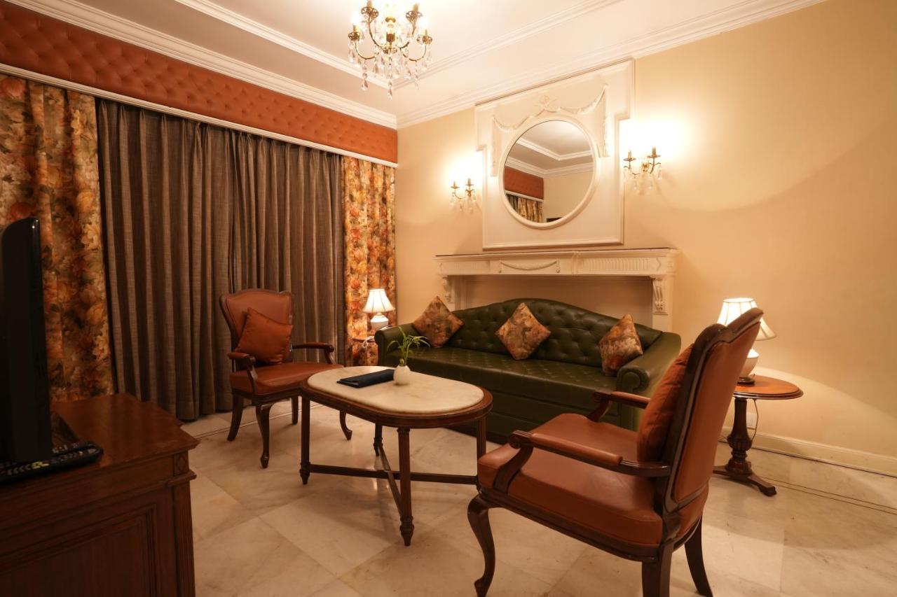 Hotel Hardeo Нагпур Екстериор снимка