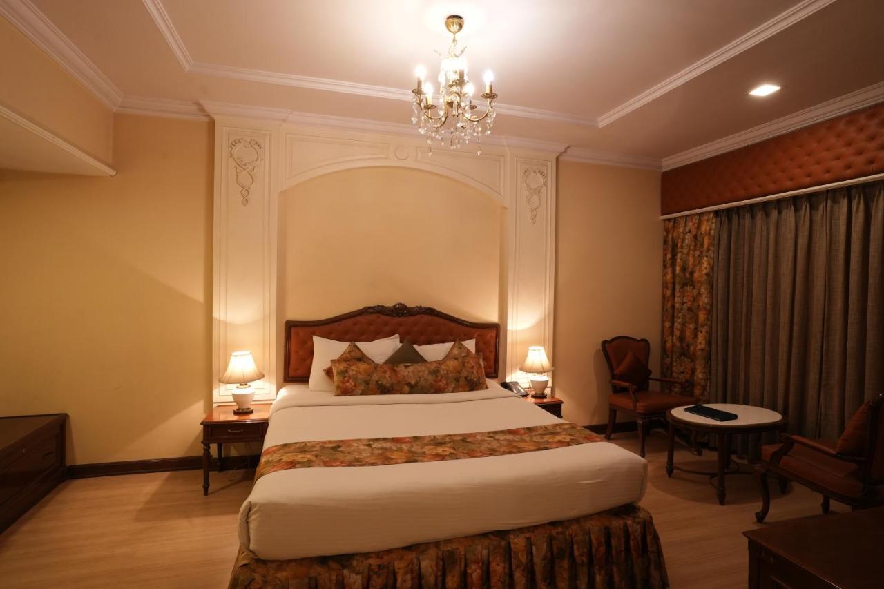 Hotel Hardeo Нагпур Екстериор снимка