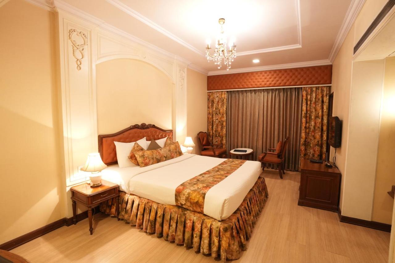 Hotel Hardeo Нагпур Екстериор снимка