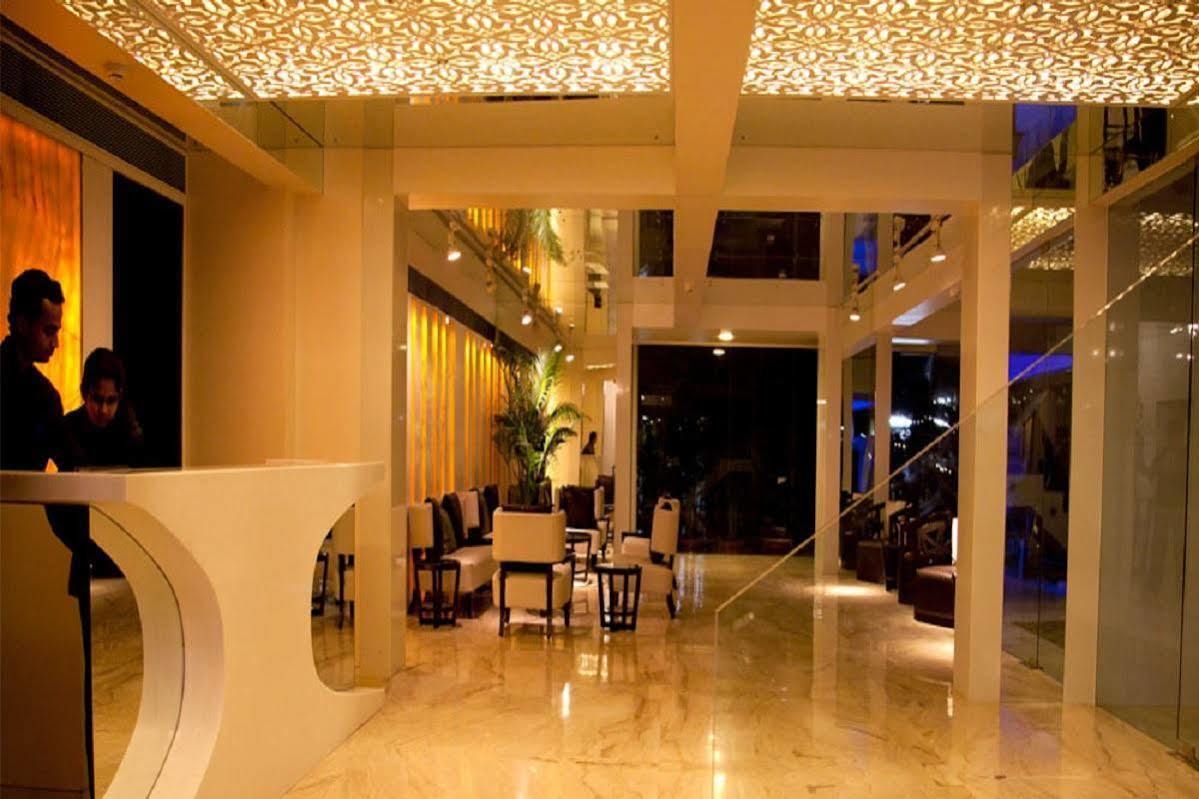 Hotel Hardeo Нагпур Екстериор снимка