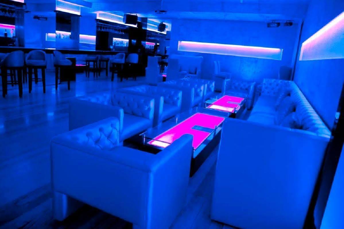Hotel Hardeo Нагпур Екстериор снимка